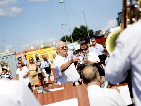 LBB med dirigent Jan-Eskil på Hamnfestivalen, fotografi Kvällsposten, Fotograf Sanna Dolck